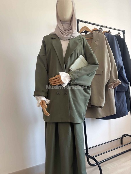 Ensemble chic et modeste
