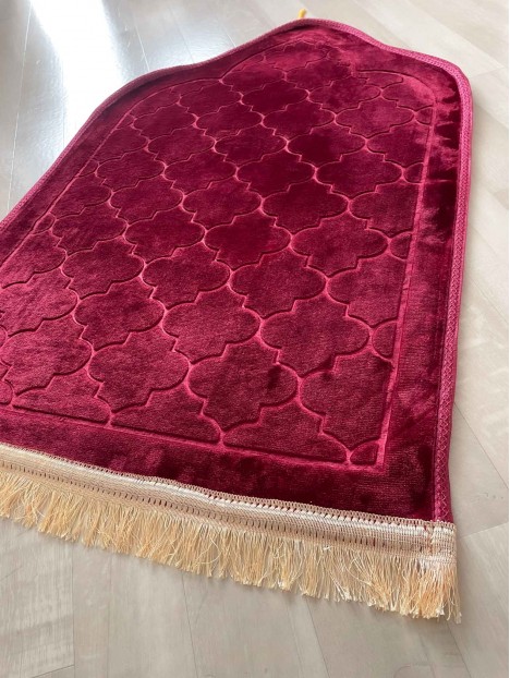Tapis de prière mosquée bordeau