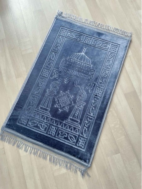 tapis de priere avec motifs mosquée