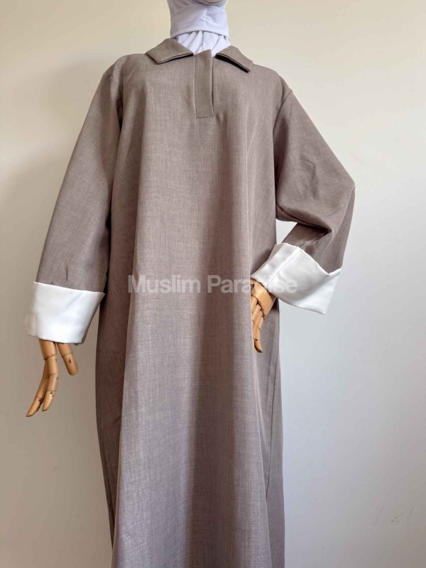 Abaya Elegante con Cuello Camisero – Tejido Premium – Corte Amplio y Estilo Refinado – Muslim Paradise