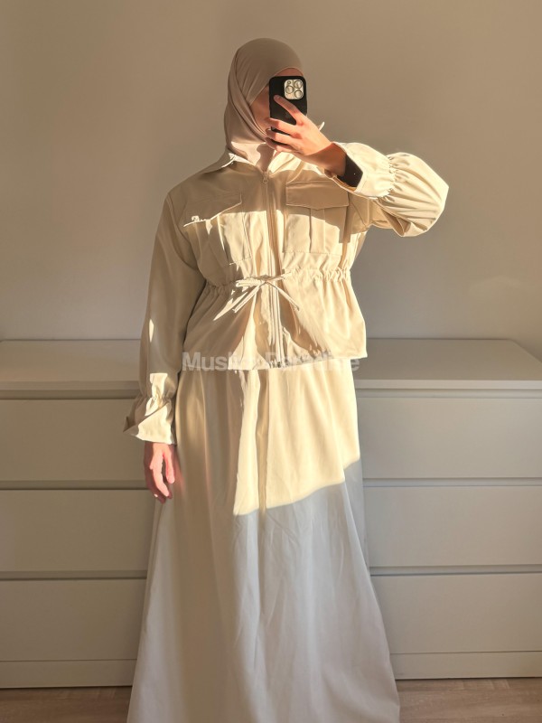 Ensemble Parka Modest Fit beige femme, vue de face, veste zippée et jupe longue imperméable