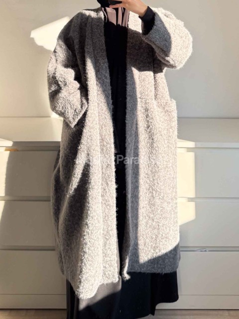 Look élégant et pudique avec manteau effet laine brossée Muslim Paradise