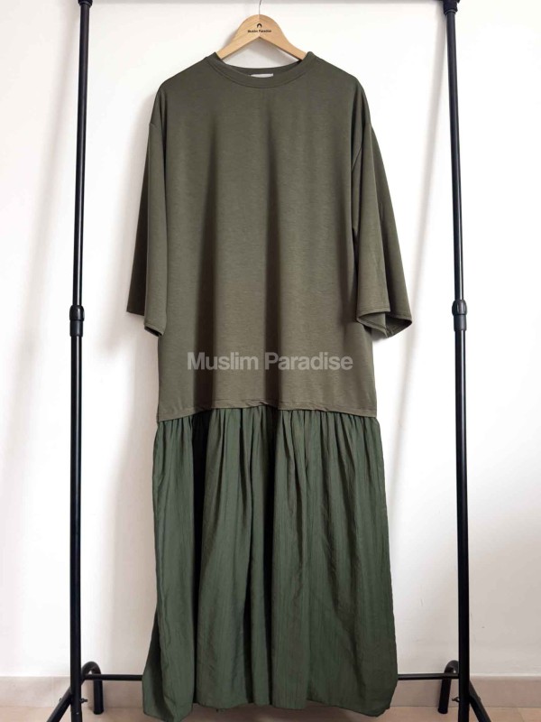 Vestido tipo camiseta informal de algodón con un moderno bajo con volantes - Muslim Paradise